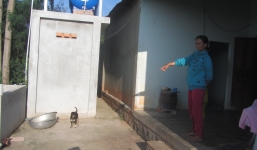 Nhậu say đánh vợ, bị con dùng kiếm đâm chết