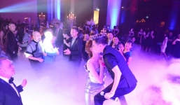 Hồ Ngọc Hà hôn Đàm Vĩnh Hưng đắm đuối