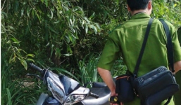 Nghi can đâm chết người, “cướp” bạn gái rồi trốn vào rừng ra đầu thú