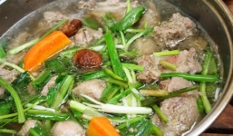 Mẹo chế biến món vịt om sấu béo ngậy không hôi