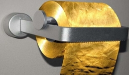 Giật mình với cuộn giấy vệ sinh giá gần 30 tỷ đồng