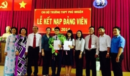 Quảng Ngãi: 2 học sinh THPT được kết nạp Đảng