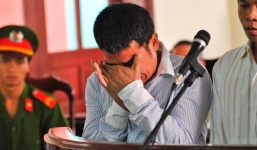 Kẻ thảm sát dã man 5 phu trầm khóc nức nở khi nhận án tử