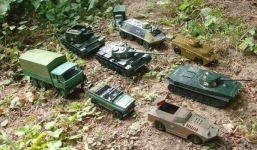 Nga đăng ảnh xe tăng đồ chơi chế giễu cáo buộc của NATO