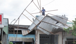 Hơn 200 căn nhà tại Đồng Tháp bị giông lốc làm sập và tốc mái