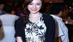 Angela Phương Trinh kín đáo đi dự giỗ Tổ nghề