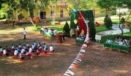 Những lễ khai giảng đặc biệt