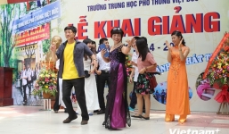 Thầy hiệu trưởng trải lòng sau màn nhảy hip hop làm sốt cư dân mạng