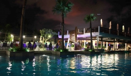 Thưởng thức 'đại tiệc' bên hồ bơi tại Resort 5 sao cùng top Elite Model Look Việt Nam