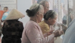 Nhân viên một bệnh viện trả lại gần nửa tỉ đồng tiền quà biếu