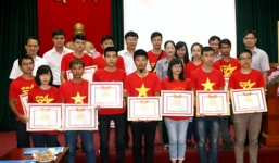 Tuyên dương 16 thanh niên cứu nạn vụ xe khách lao xuống vực