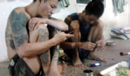 Vụ phạm nhân lướt facebook trong tù: Điện thoại không cần sạc pin, thẻ cào?