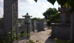Những 'biệt thự đá' chục tỷ ở nghĩa trang đại gia Hà Nội