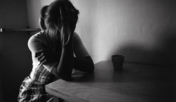 Xót xa làm mẹ tuổi teen: “Sao con lại là mẹ nó”?