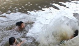 Nam sinh chết thảm trên đường đi phát quà trung thu cho HS nghèo