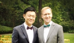 Đám cưới đồng tính của nhà ngoại giao Anh chấn động Trung Quốc