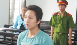 Mẹ vợ dùng thanh sắt quật vào lưng con rể ngăn hiếp dâm em vợ