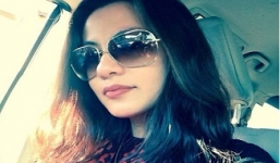 Siêu mẫu Ngọc Thúy bức xúc vì bị mẹ ruột 'giết hại'