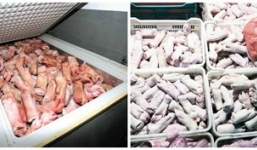 Hãi hùng quy trình chế biến chân giò lợn thối chờ tuồn bán ra thị trường