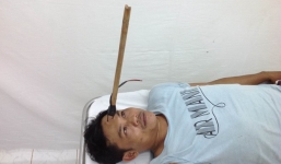 'Cẩu tặc' bắn chĩa thẳng vào đầu điều tra viên