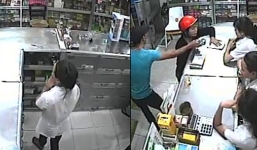 Tên cướp táo tợn giật iphone ngay trên tay nhân viên bán hàng
