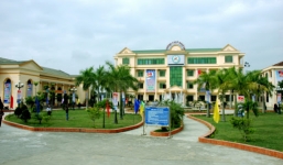 Rơi từ tầng 5 ký túc xá, nữ sinh viên tử vong tại chỗ