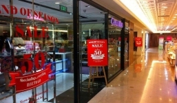 Đóng cửa Tràng Tiền chờ Johnathan Hạnh Nguyễn tung chiêu mới