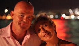 Vợ kinh hoàng chứng kiến chồng bị cá mập cắn chết