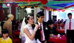 Cô dâu chú rể hát song ca hay hơn ca sĩ