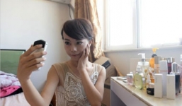 Phẫu thuật chuyển giới thành nữ sau khi bị đàn ông lạm dụng tình dục