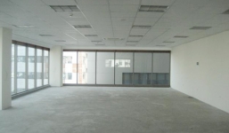 Vỡ mộng đua lên trời, tháp văn phòng thành xác lạnh