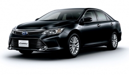 Toyota Camry Hybrid : 4 lít xăng cho 100km