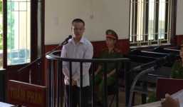 Vào tù vì can đánh nhau không được, bực mình đâm chết người