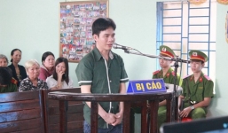 Nghĩ vợ chùm chăn thủ thỉ với nhân tình, điên cuồng đâm 3 người