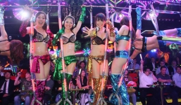 4 khu 'phố đèn đỏ' nhộn nhịp bậc nhất thế giới