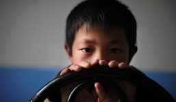 Cuộc sống của trẻ nhiễm HIV trong trại mồ côi ở Trung Quốc