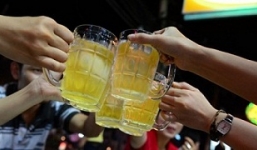 Người uống rượu bia sống lâu hơn người không rượu bia