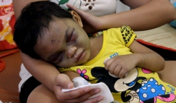 Chân dung bà mẹ 'ác quỷ' đồng lõa với 'chồng hờ' bạo hành con gái