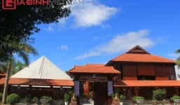 Ảnh ngôi nhà sàn 200 tỷ đồng của đại gia phố núi 