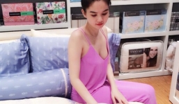 Ngọc Trinh khoe lưng trần gợi cảm trong sắc tím