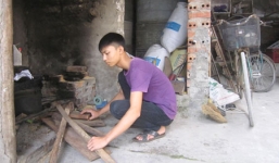 Một thủ khoa nguy cơ bỏ học vì nghèo