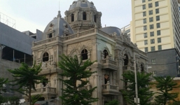 Ngỡ ngàng biệt thự siêu “khủng” của các đại gia tỉnh lẻ