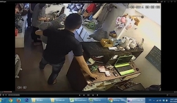 Thanh niên ăn mặc bảnh bao trộm điện thoại bị 'truy nã' trên Facebook