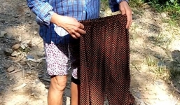 Nơi phụ nữ phải thay 3 cái quần mỗi khi đi chợ