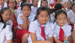 11 khoản tự nguyện: Bé đi khai giảng cũng phải đóng tiền