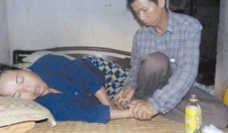 Gia đình ông Chấn mong “chuộc” con gái về...