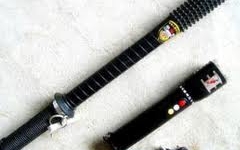 Lợi dụng đêm tối, chích roi điện vào người đi đường cướp tài sản