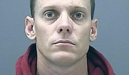 Thầy giáo tấn công tình dục nữ sinh ngay trong trường học