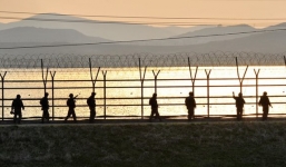 Công dân Mỹ bị bắt khi cố vượt sông để gặp Kim Jong-un