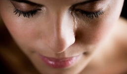 Đụng mặt chồng trong nhà nghỉ